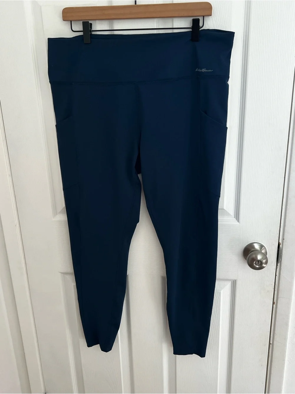 Eddie Bauer Deep Navy High-Waist Pocket Leggings